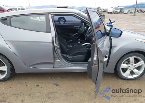 2012 Hyundai Veloster Base W/Black z USA, uszkodzony, nr VIN KMHTC6AD5CU025235